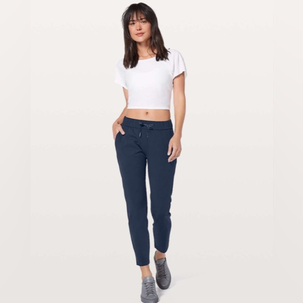 ‼️SOLD‼️Lululemon On The Fly Pant *Woven 28" True Navy Women’s Size 6